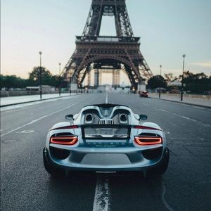 Meet your Posher, Keenon